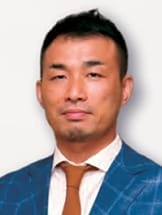 中倉 俊祐