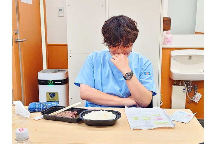 当直と教科書と研修医とお弁当